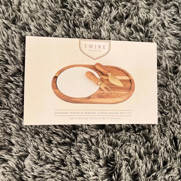 Fall Date essentials - Picture 3 of 3